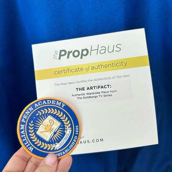 TV Wardrobe - The Goldbergs Blue and Yellow Varsity Jacket Size XL Authenticated - Picture 9 of 9